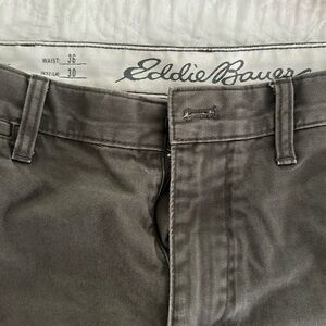 Eddie Bauer Khaki/Chinos. 36x30. Lightly Worn.